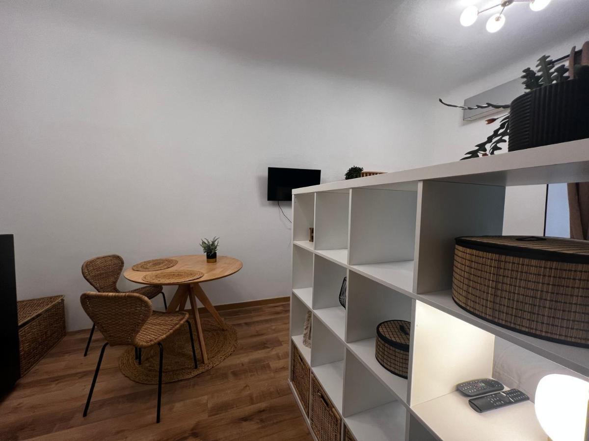 Apartament Regina Milano Ai Navigli - Sky Tv, Wifi And Breakfast Box Zewnętrze zdjęcie