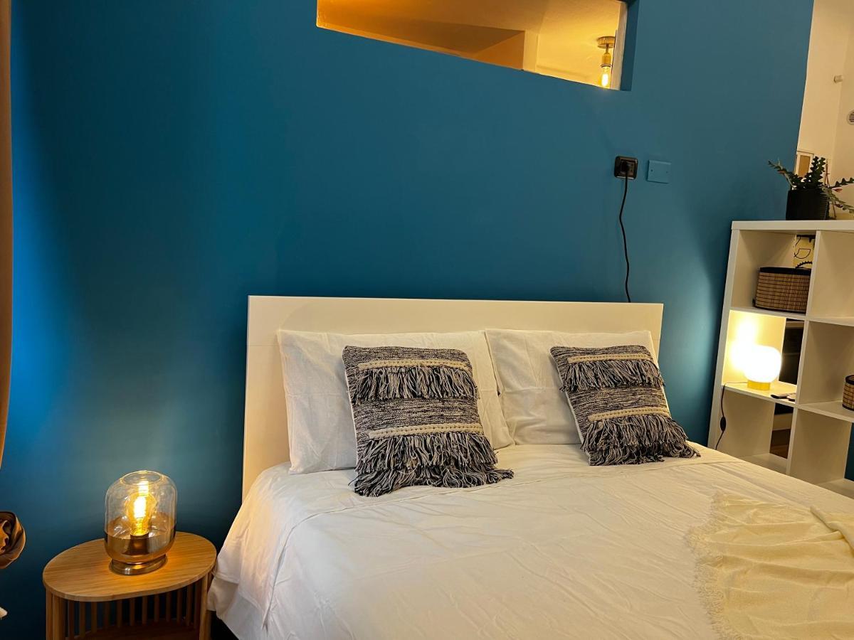 Apartament Regina Milano Ai Navigli - Sky Tv, Wifi And Breakfast Box Zewnętrze zdjęcie