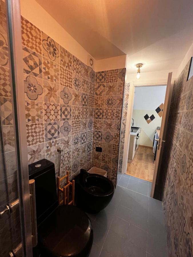 Apartament Regina Milano Ai Navigli - Sky Tv, Wifi And Breakfast Box Zewnętrze zdjęcie