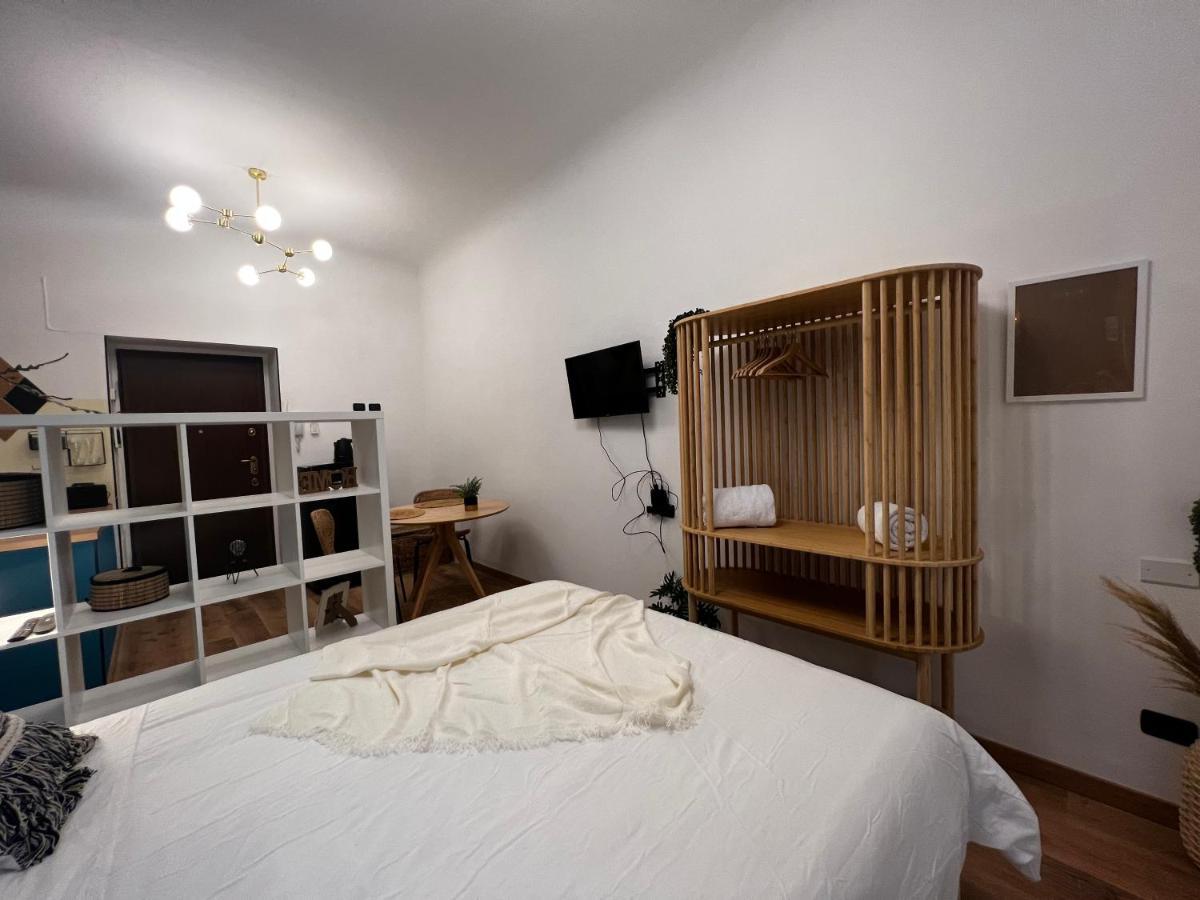 Apartament Regina Milano Ai Navigli - Sky Tv, Wifi And Breakfast Box Zewnętrze zdjęcie