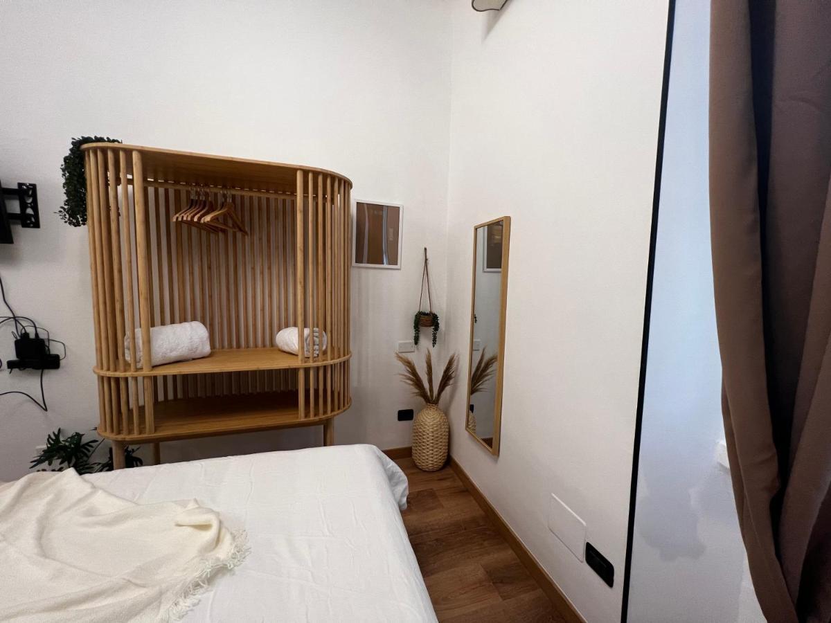 Apartament Regina Milano Ai Navigli - Sky Tv, Wifi And Breakfast Box Zewnętrze zdjęcie