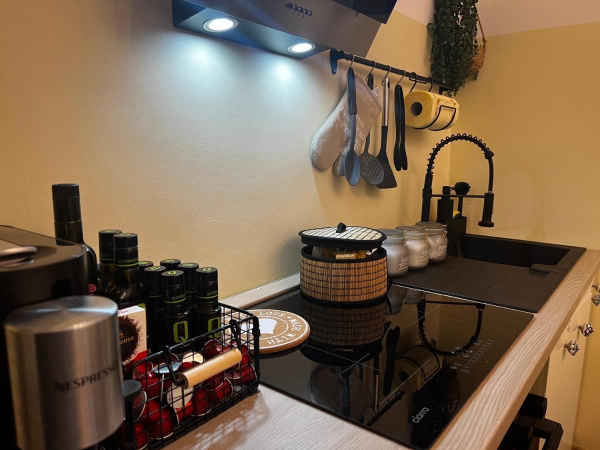 Apartament Regina Milano Ai Navigli - Sky Tv, Wifi And Breakfast Box Zewnętrze zdjęcie